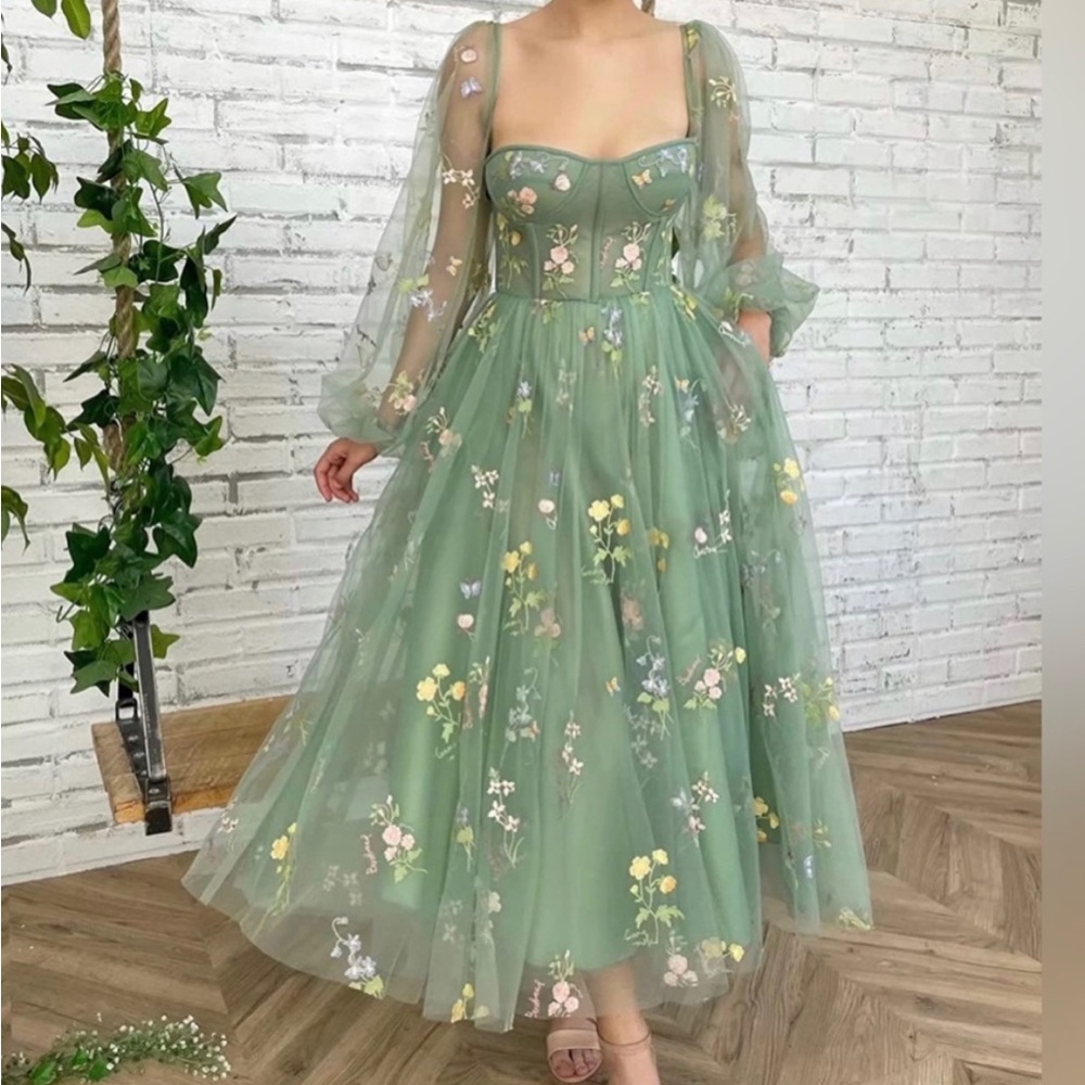Flower Embroidery Tulle Prom Dresses Puffy
Sleeve A-line Party Ball Gown